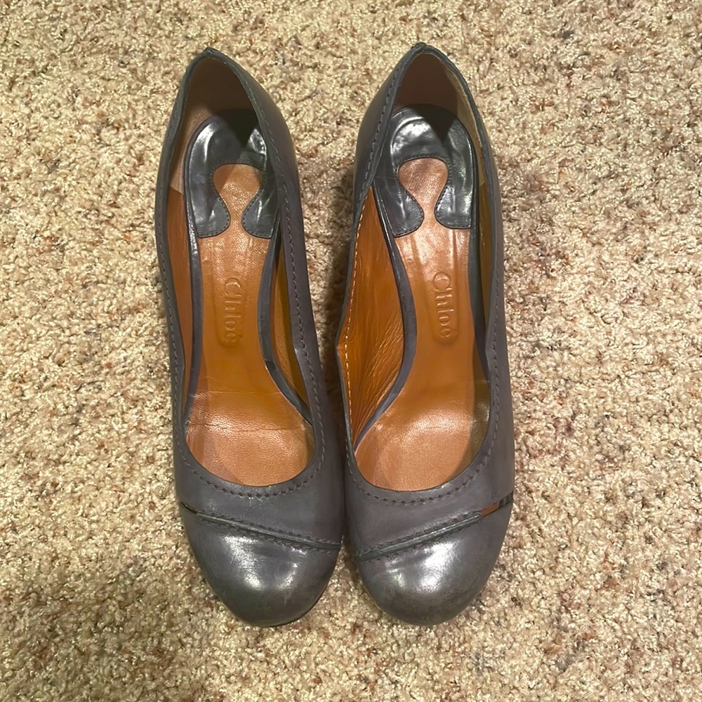 Chloe Cutout Leather Pumps